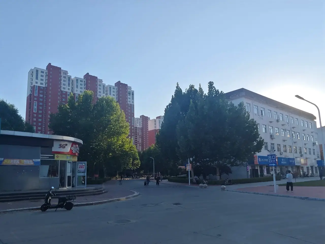 这里的趵突泉似乎修了一下