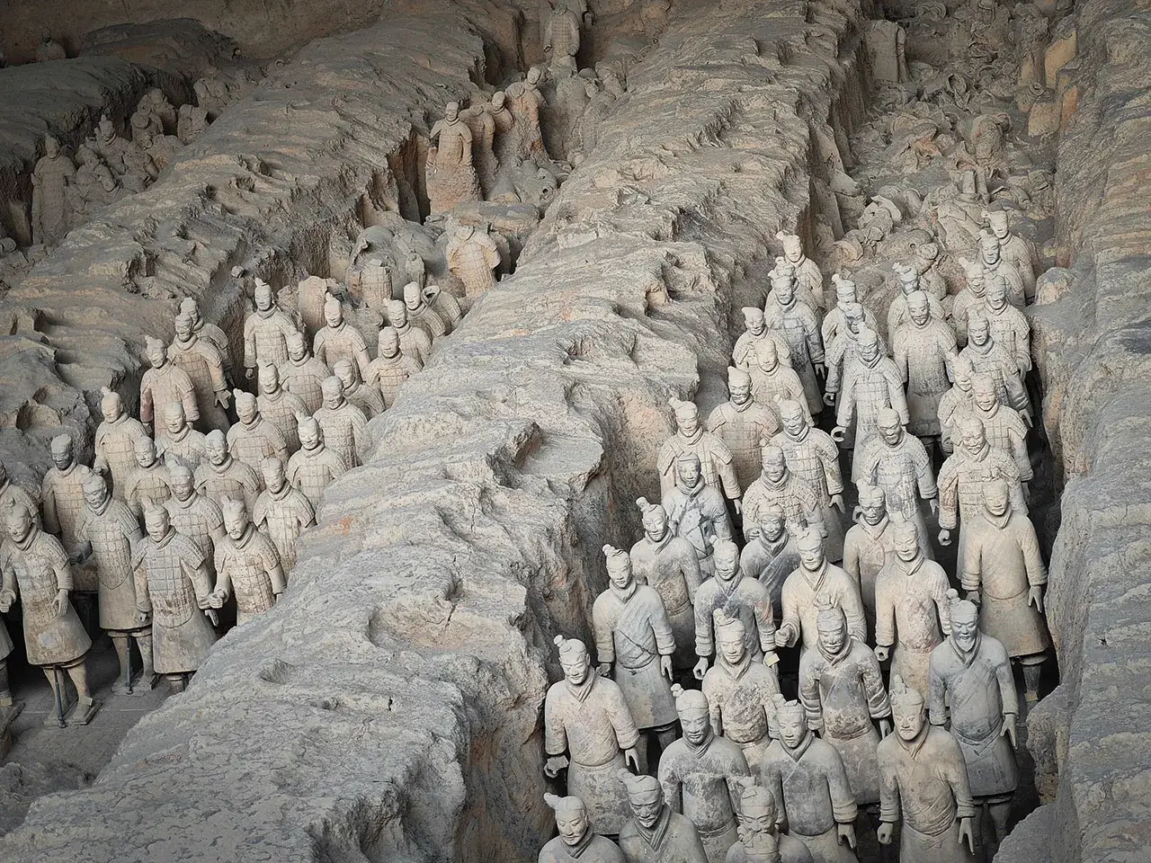 修复好的兵马俑