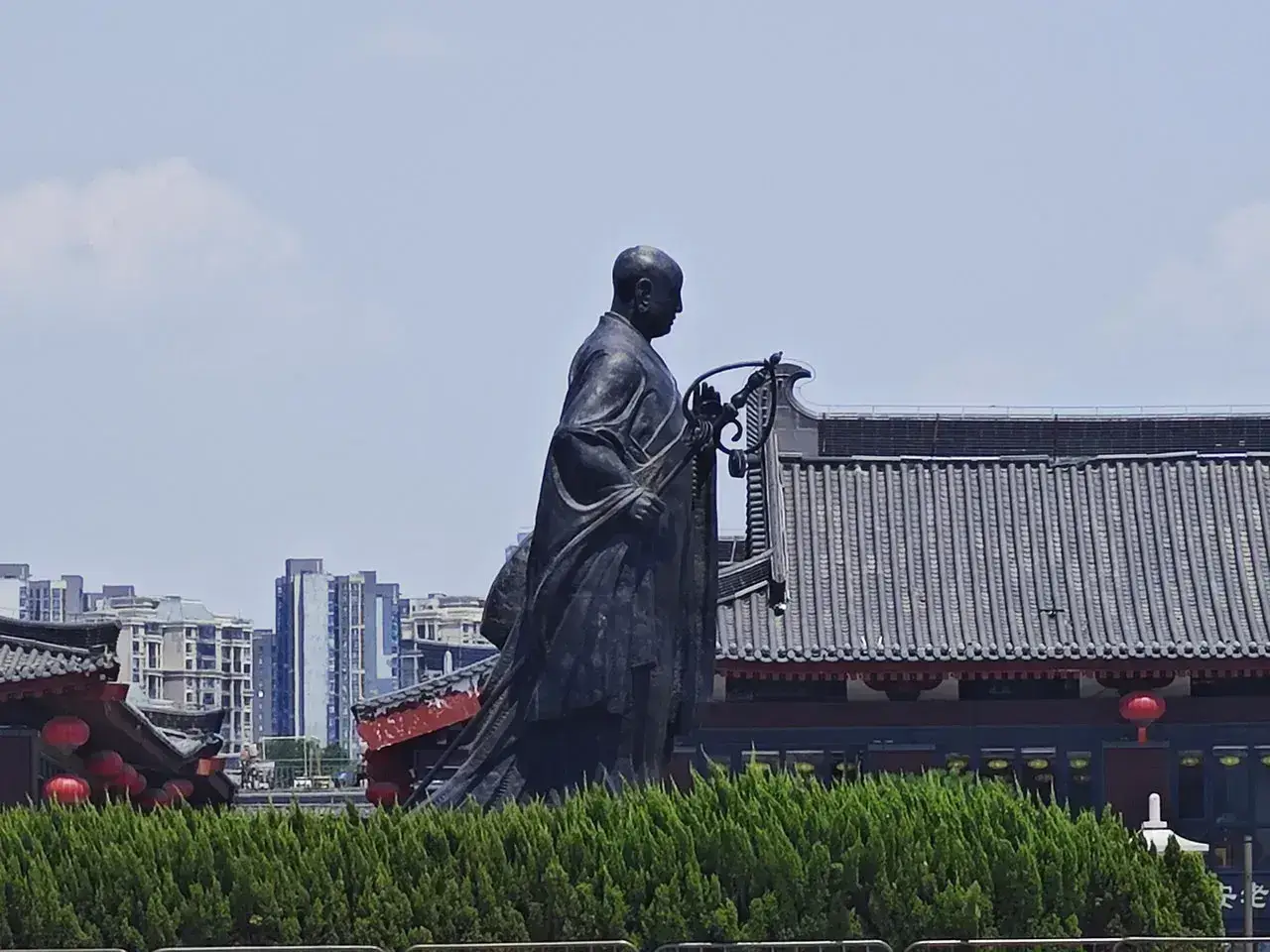 侧身玄奘