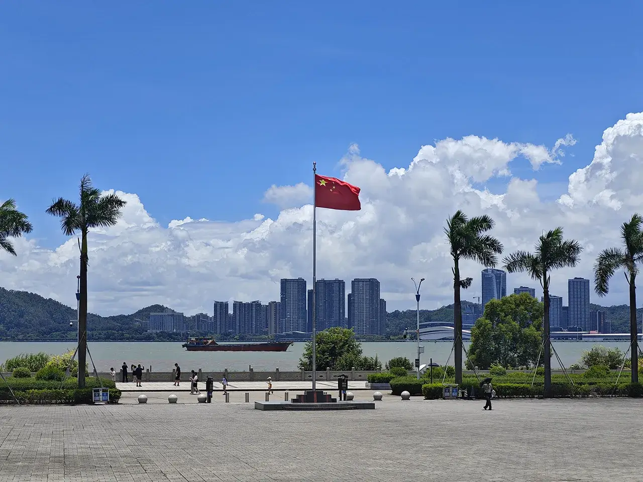 对面就是广州