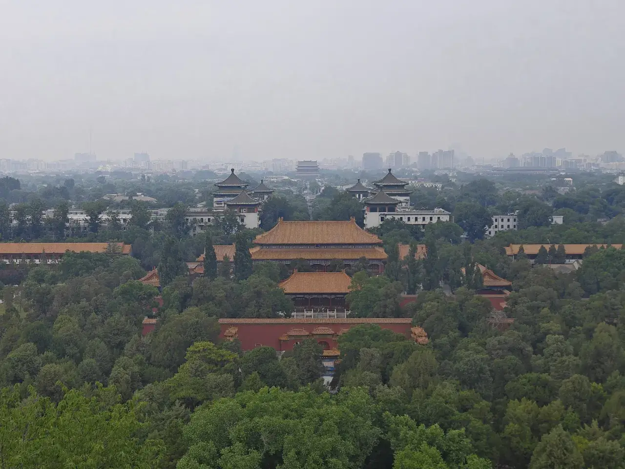 北面人少