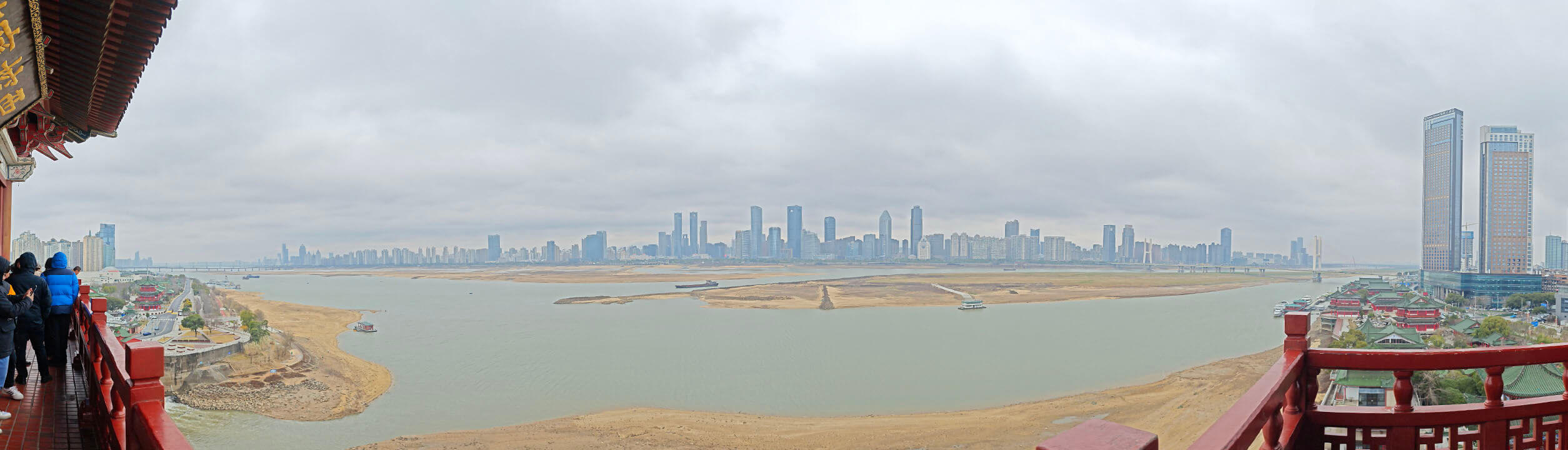 槛外长江空自流
