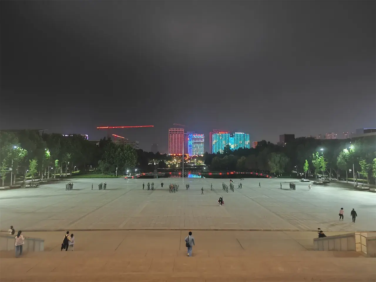 黑漆漆