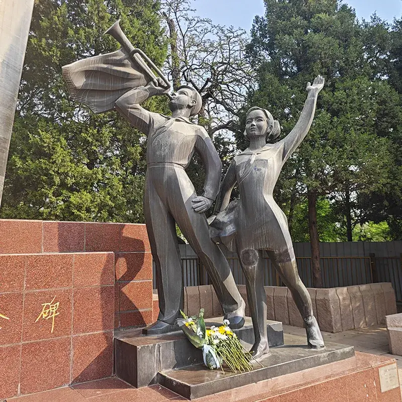 中国少年英雄纪念碑