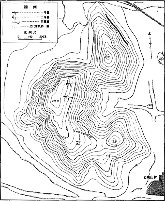 陵山地形及墓葬坑位图