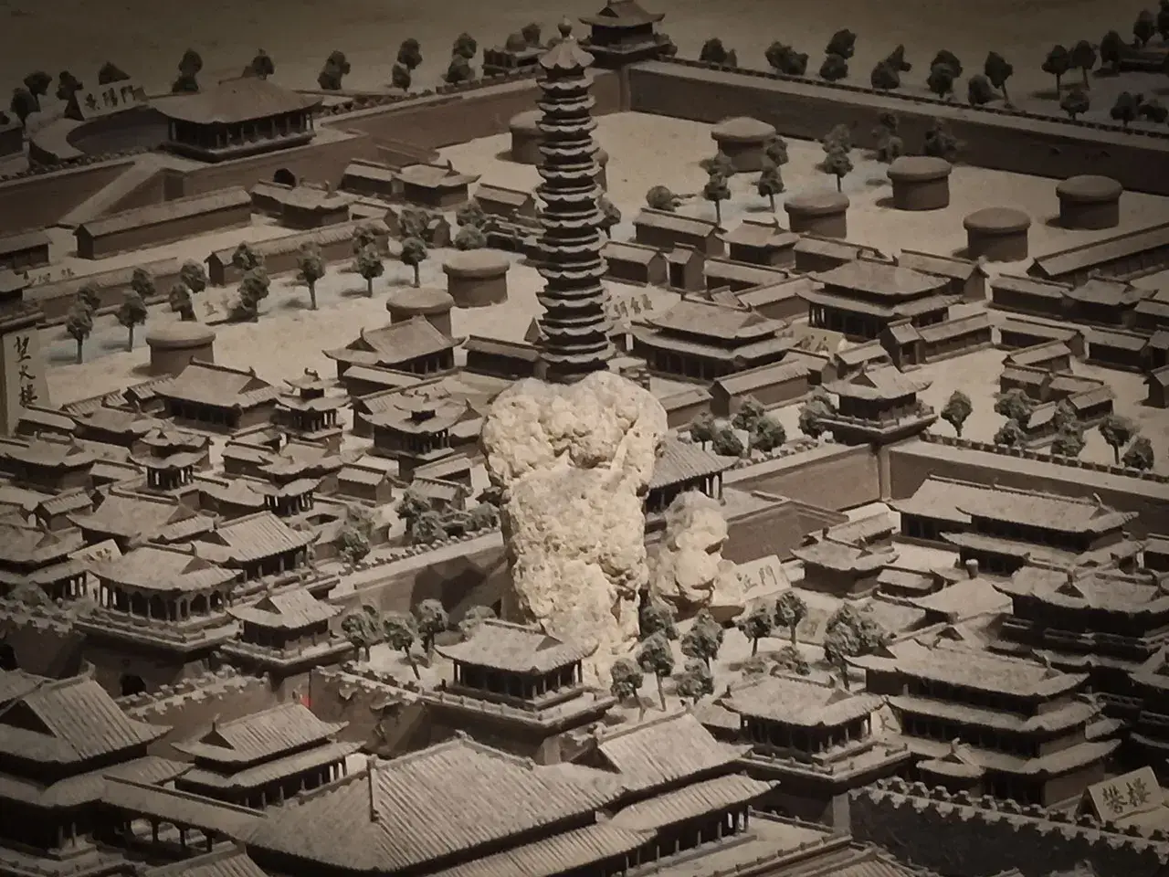 开封铁塔!